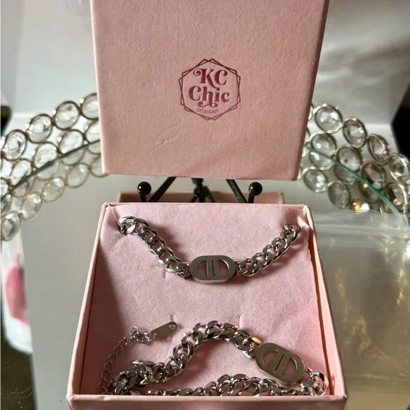KC Chic Silver Necklace & Bracelet Bracelet Set ~ Never Worn “K18” - Picture 4 of 11
